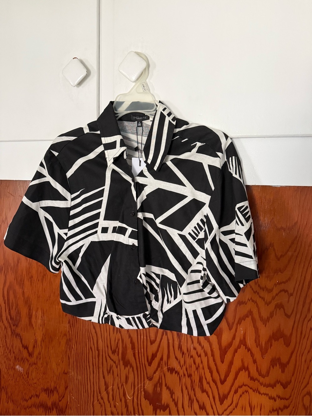 Dynamite cropped short sleeve linen shirt